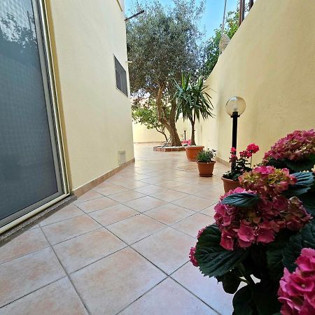 Valery House Apartment Cagliari Bagian luar foto