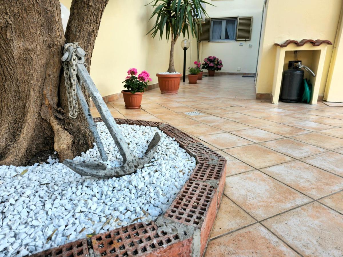 Valery House Apartment Cagliari Bagian luar foto