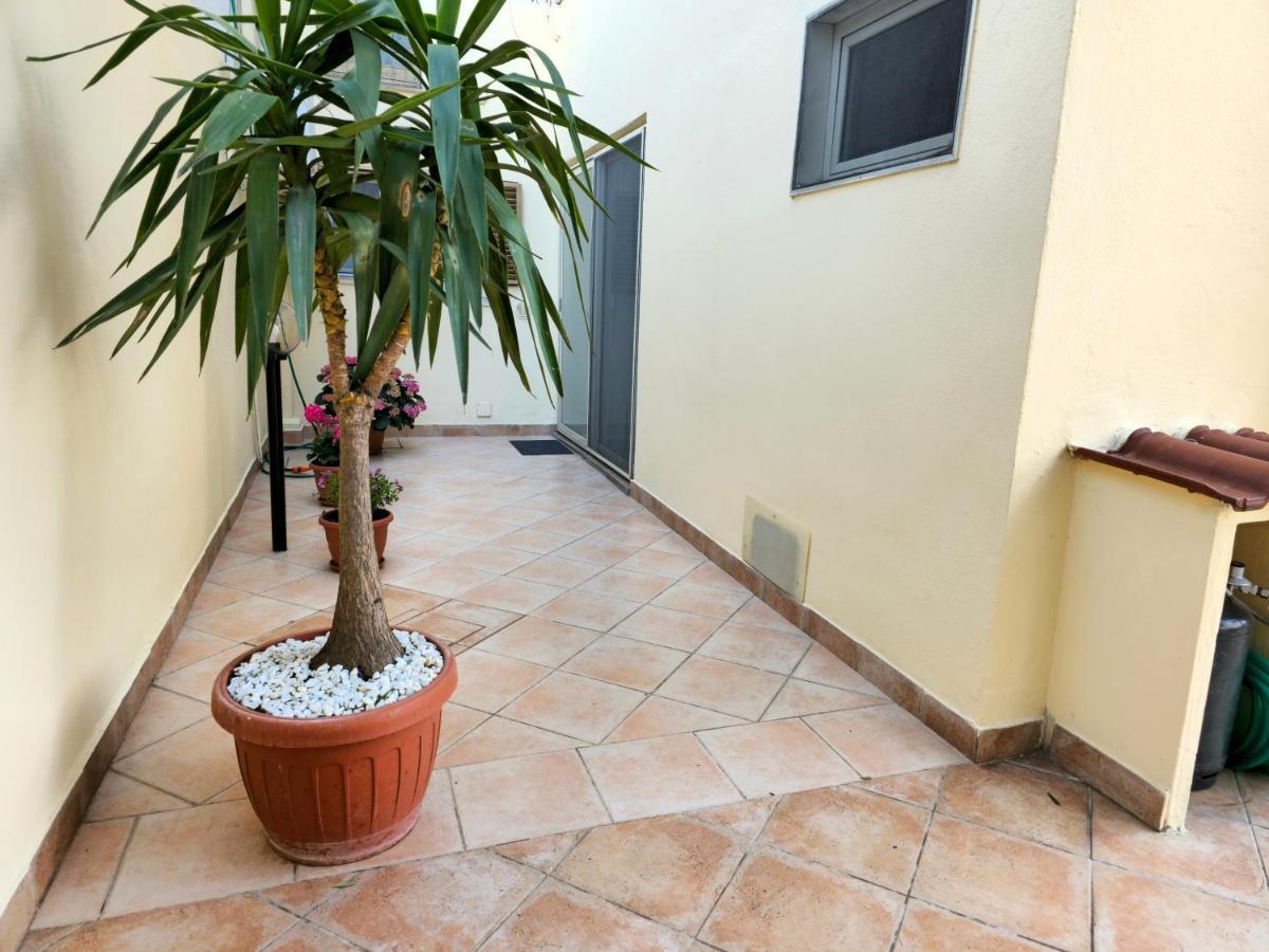 Valery House Apartment Cagliari Bagian luar foto