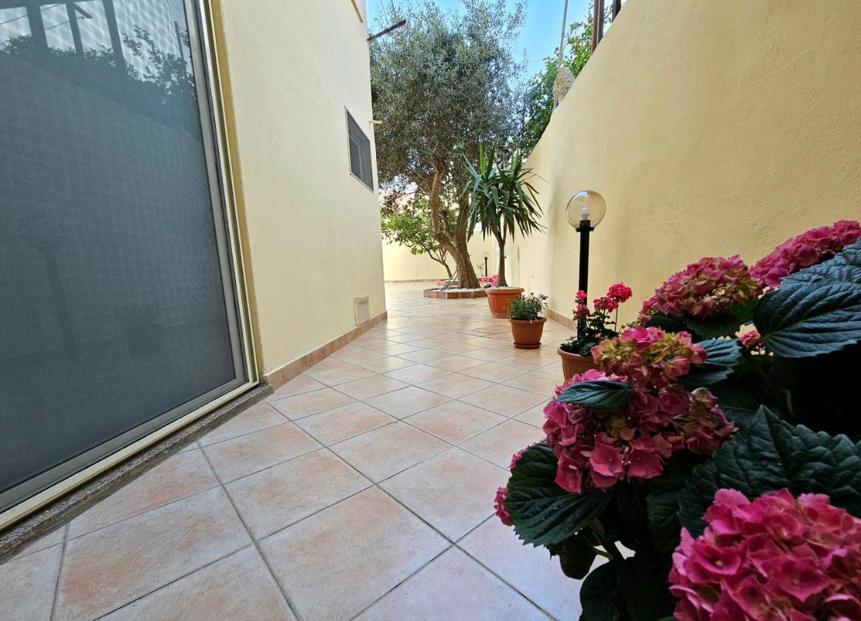 Valery House Apartment Cagliari Bagian luar foto